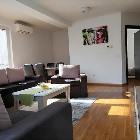 Big Apartment With Private Parking - Extra View Skopie Exterior foto